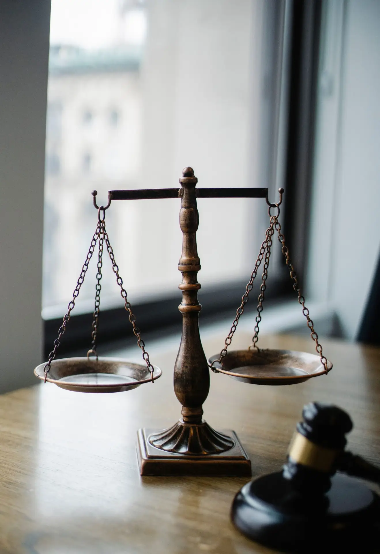 Scales of justice and a gavel, representing the pending Supreme Court reciprocity case